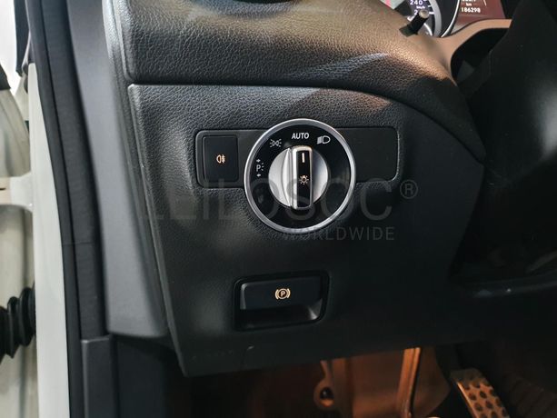 Mercedes-Benz CLA 200 CDI KIT AMG · Ano 2015