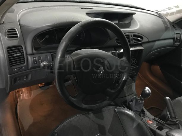 Renault Laguna 1.9 DCI · Ano 2004