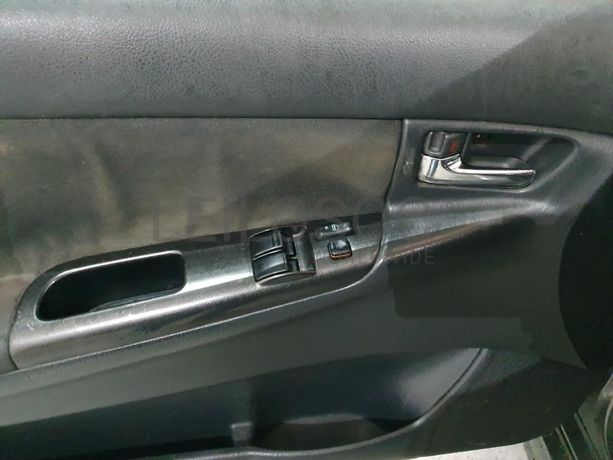 Toyota Corolla 1.4D · Ano 2004