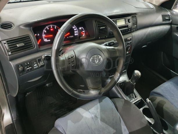 Toyota Corolla 1.4D · Ano 2004