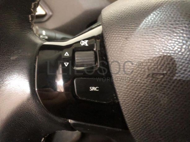 Peugeot 308 · Ano 2015