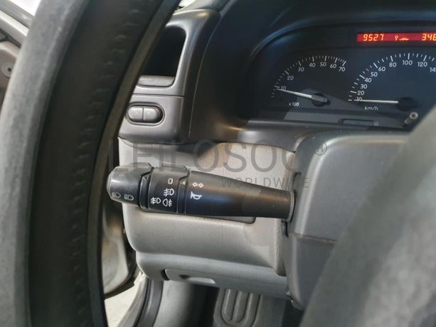 Renault Laguna 1.9 DTI · Ano 1999