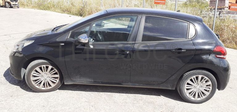 Peugeot 208 1.6 HDI · Ano 2016