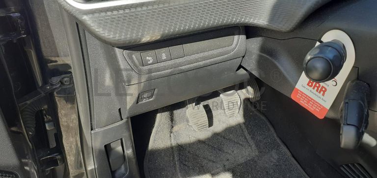 Peugeot 208 1.6 HDI · Ano 2016