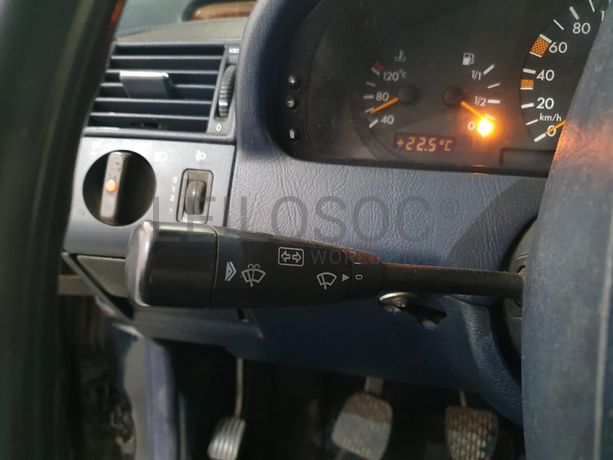 Mercedes-Benz C220 CDI · Ano 1998