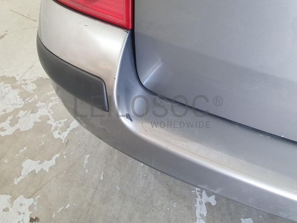 Volkswagen Passat 1.9 TDI · Ano 2001