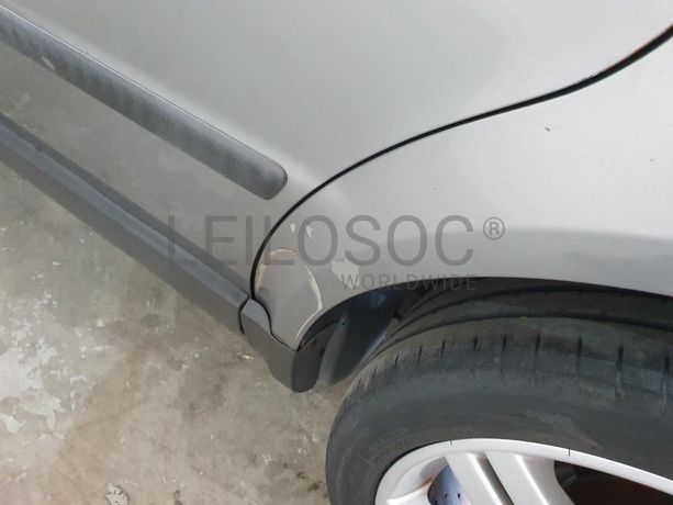 Volkswagen Passat 1.9 TDI · Ano 2001