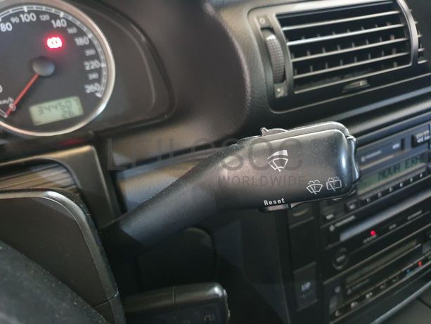 Volkswagen Passat 1.9 TDI · Ano 2001