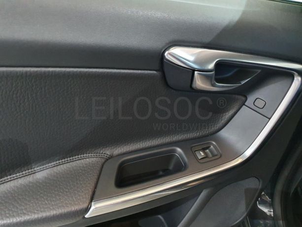 Volvo V60 2.0 · Ano 2011