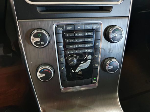 Volvo V60 2.0 · Ano 2011