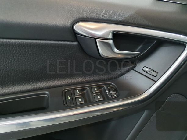 Volvo V60 2.0 · Ano 2011