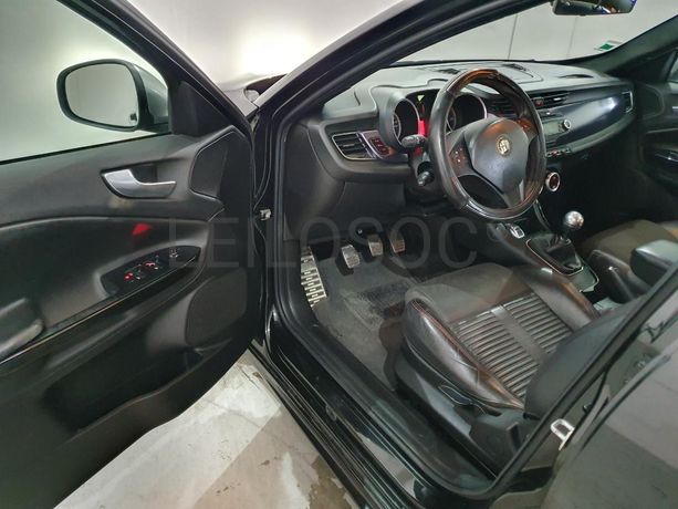 Alfa Romeo Giulietta 1.6 JTD · Ano 2012