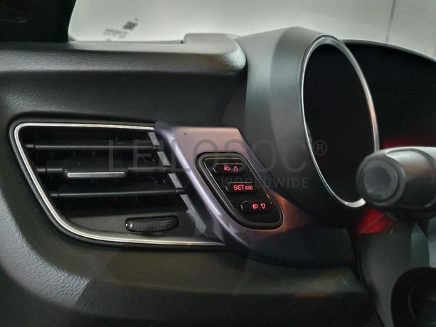 Alfa Romeo Giulietta 1.6 JTD · Ano 2012