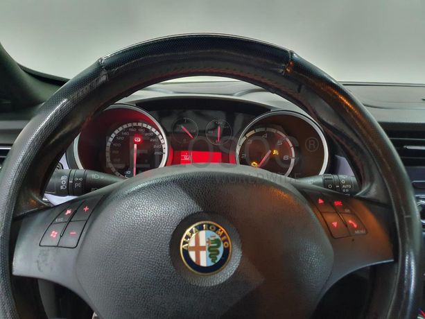 Alfa Romeo Giulietta 1.6 JTD · Ano 2012