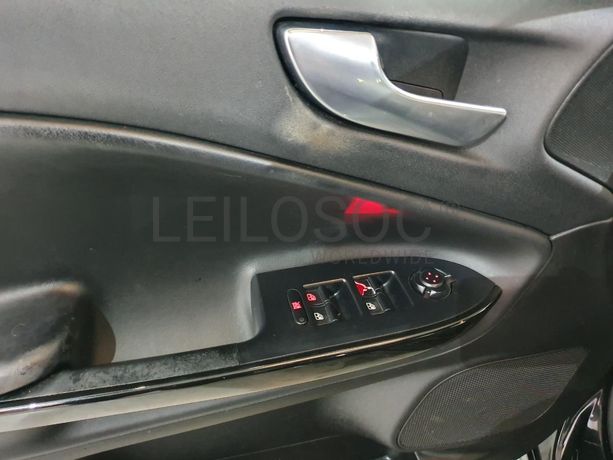 Alfa Romeo Giulietta 1.6 JTD · Ano 2012