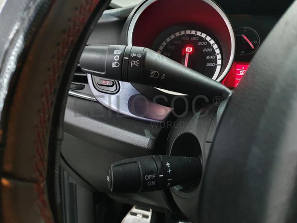 Alfa Romeo Giulietta 1.6 JTD · Ano 2012