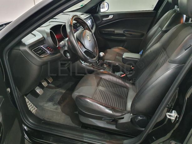 Alfa Romeo Giulietta 1.6 JTD · Ano 2012