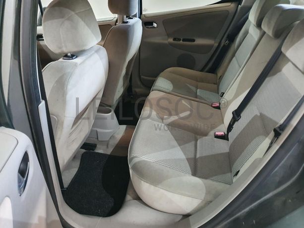 Peugeot 207 1.4 HDI · Ano 2006