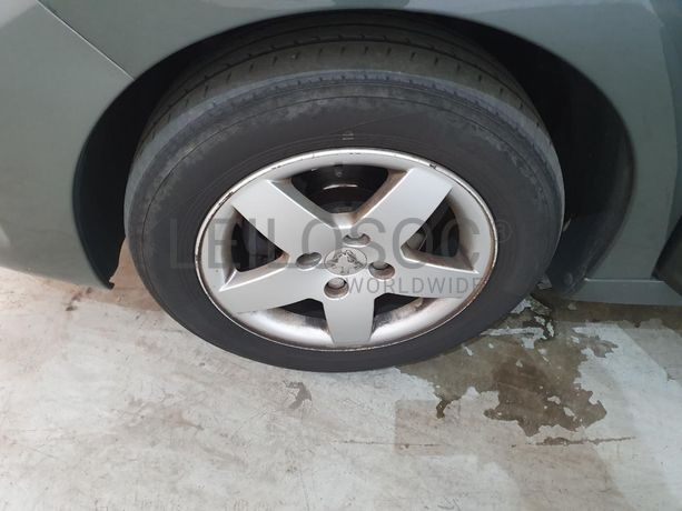 Peugeot 207 1.4 HDI · Ano 2006