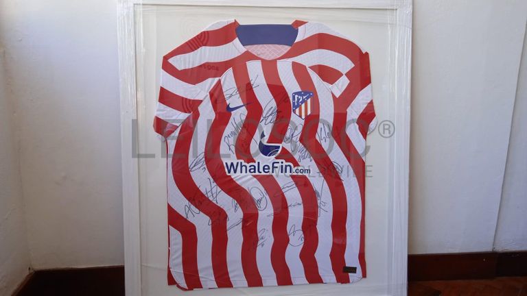 Camisola de Reinildo Mandava Assinada pelos Jogadores do Club Atlético de Madrid