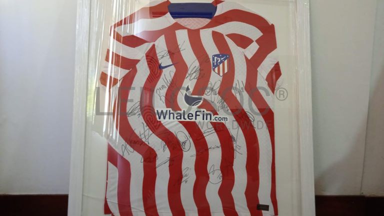 Camisola de Reinildo Mandava Assinada pelos Jogadores do Club Atlético de Madrid