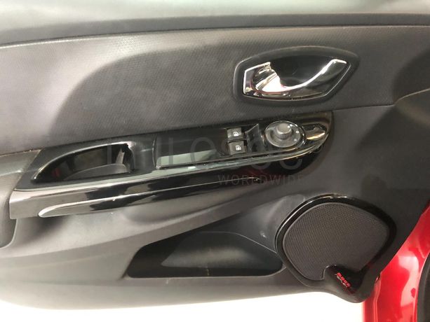 Renault Clio 1.5 DCI · Ano 2013