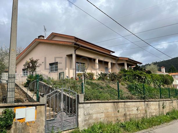 Moradia V5 · Paredes