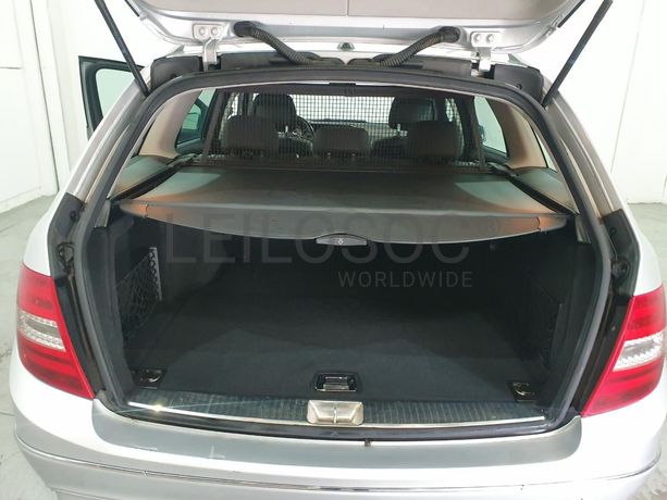 Mercedes-Benz C220 CDI · Ano 2011