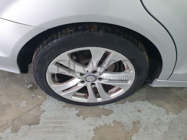 Mercedes-Benz C220 CDI · Ano 2011