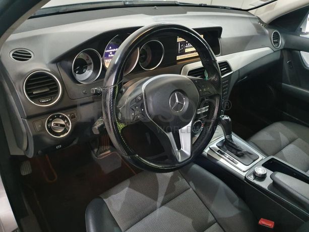 Mercedes-Benz C220 CDI · Ano 2011