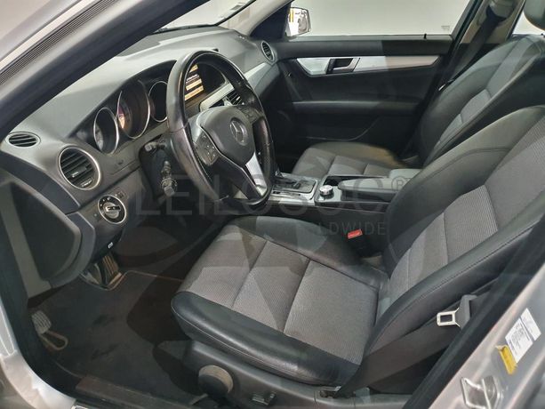 Mercedes-Benz C220 CDI · Ano 2011