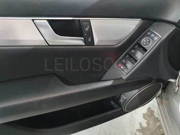 Mercedes-Benz C220 CDI · Ano 2011