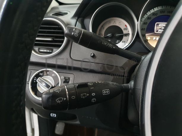 Mercedes-Benz C220 CDI · Ano 2011