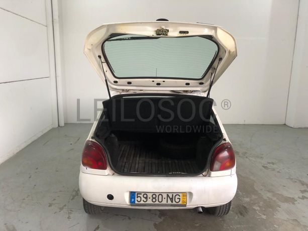 Ford Fiesta Van 1.8 · Ano 1999