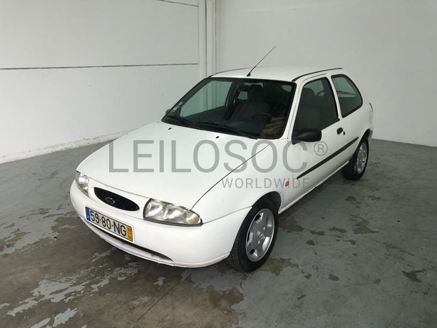 Ford Fiesta Van 1.8 · Ano 1999