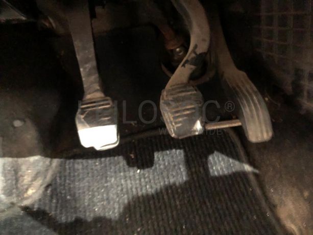 Ford Fiesta Van 1.8 · Ano 1999