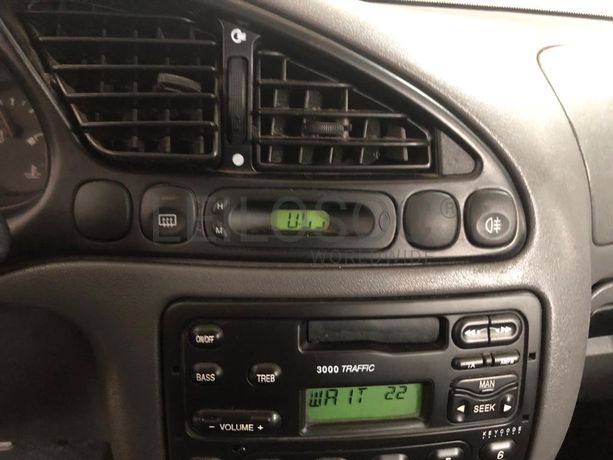 Ford Fiesta Van 1.8 · Ano 1999