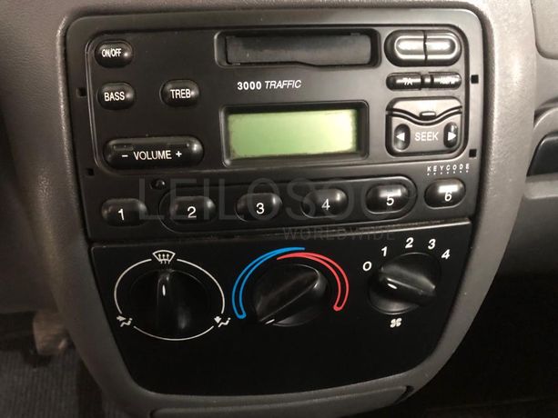 Ford Fiesta Van 1.8 · Ano 1999