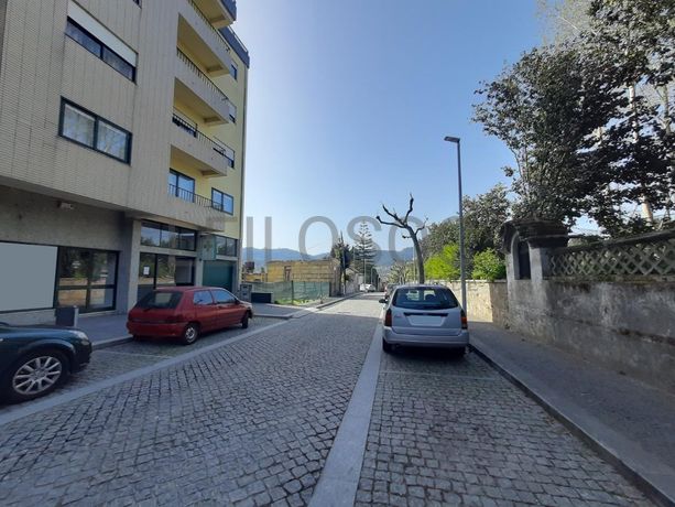 LEILÃO SUSPENSO · Apartamento T4  + Garagem · Vila das Aves