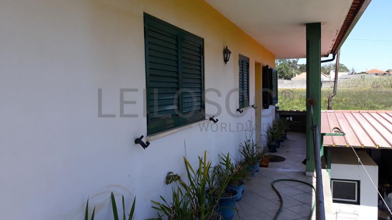 Moradia V3 c/ logradouro · Marinha Grande