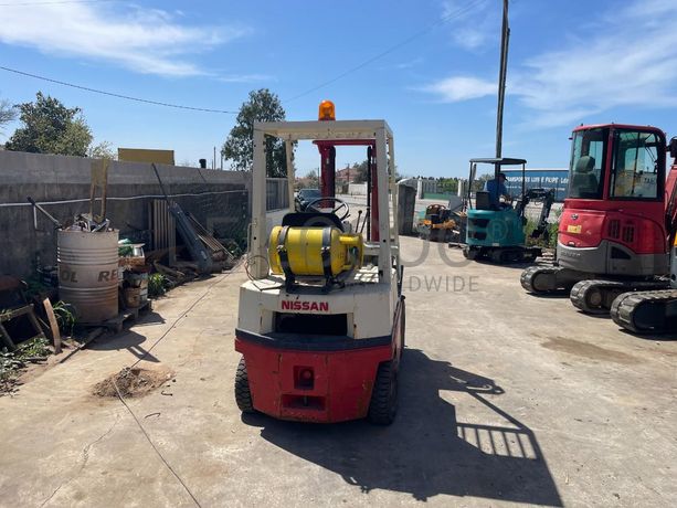 Empilhador Nissan 1500kg