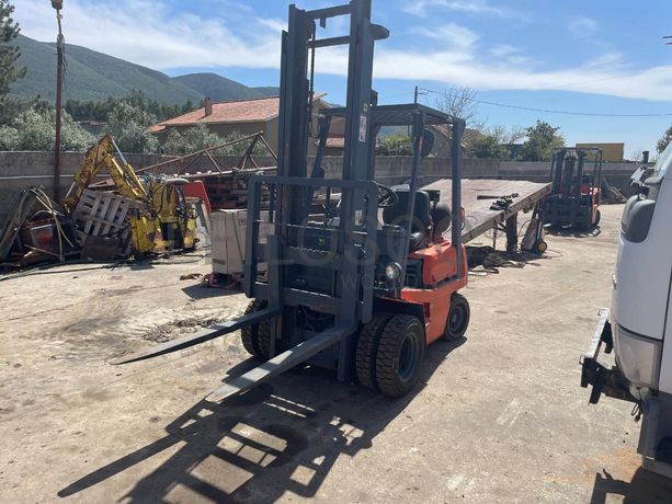 Empilhador Toyota 1500 KG