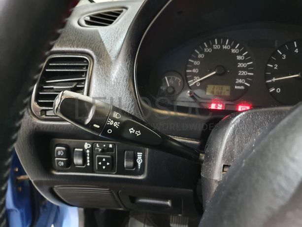 Mitsubishi Carisma 1.6 · Ano 2000