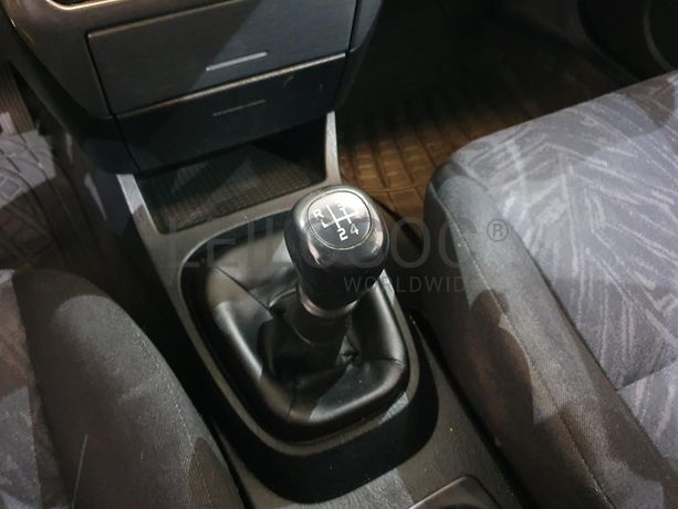 Mitsubishi Carisma 1.6 · Ano 2000