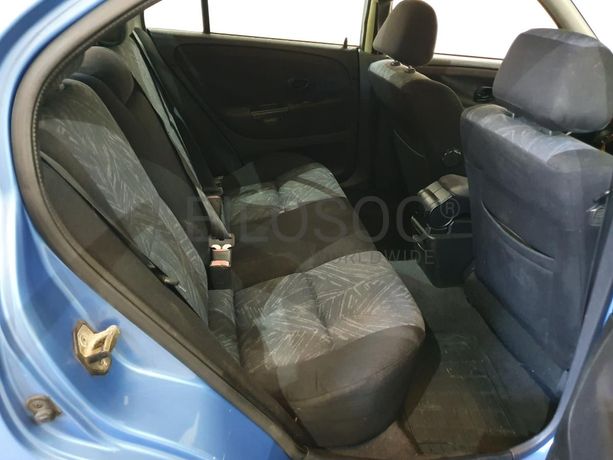 Mitsubishi Carisma 1.6 · Ano 2000