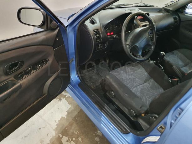 Mitsubishi Carisma 1.6 · Ano 2000