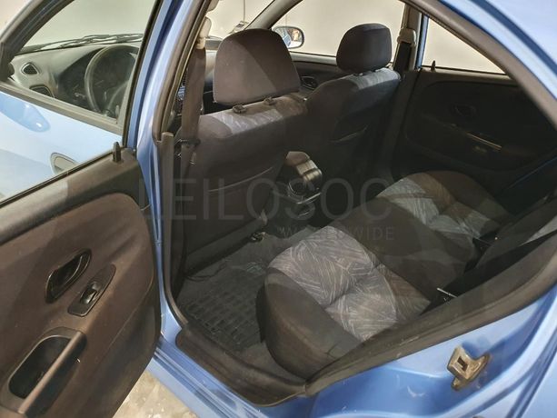 Mitsubishi Carisma 1.6 · Ano 2000