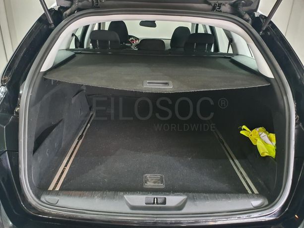 Peugeot 308 SW 1.6 HDI · Ano 2014