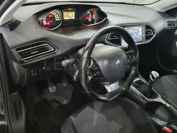 Peugeot 308 SW 1.6 HDI · Ano 2014