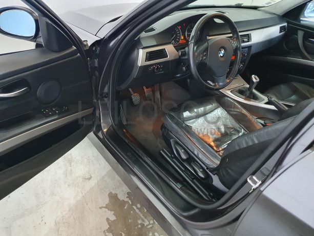 BMW 320D Touring · Ano 2008